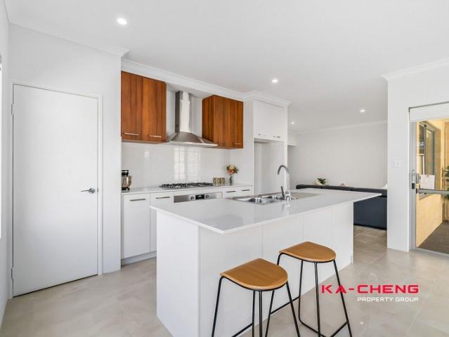 Modern Comfort, Spacious Living & No Strata Fees