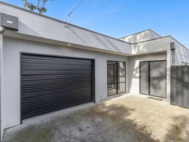 MODERN COMFORT. SPACIOUS LIVING. PRIME THOMSON LOCATION