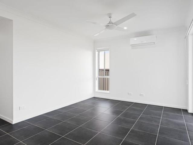 Modern Comfort & Style in Hunterview