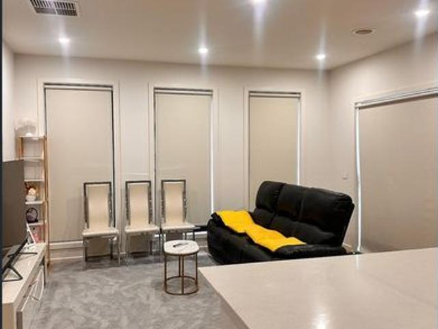 Modern Comfort: Stylish 3 Bedroom Unit