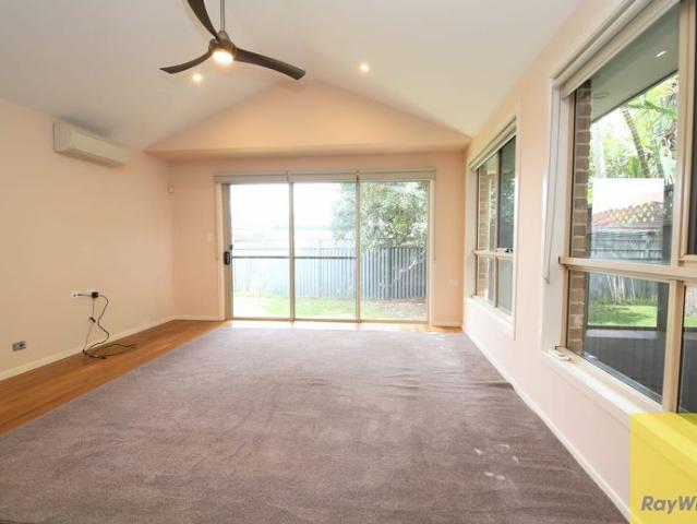 Modern & Comfortable 1 Bedroom Granny Flat in Convenient Location