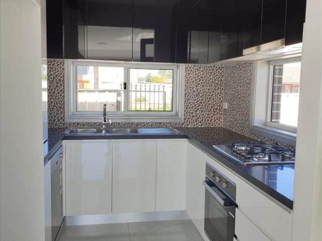 Modern & Comfortable 2 Bedroom Granny Flat in a Convenient Location