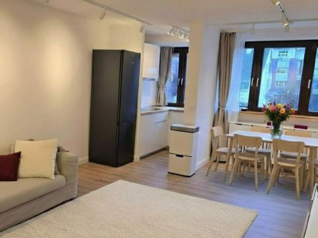 Modern, comfortable, and quiet apartment in Reinbek City Center /Hamburg with excellent infrastructure + private garage