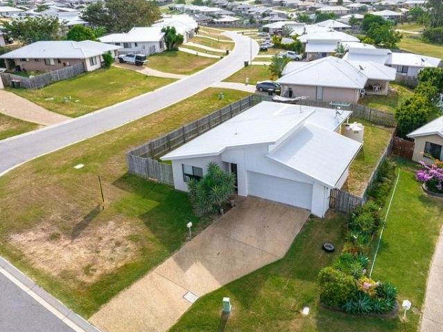Modern & Comfortable Family Home!