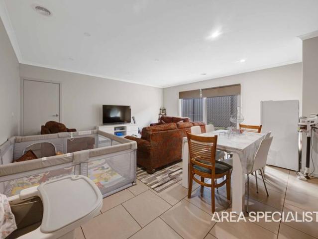 Modern & Comfortable Family Home in Tarneit