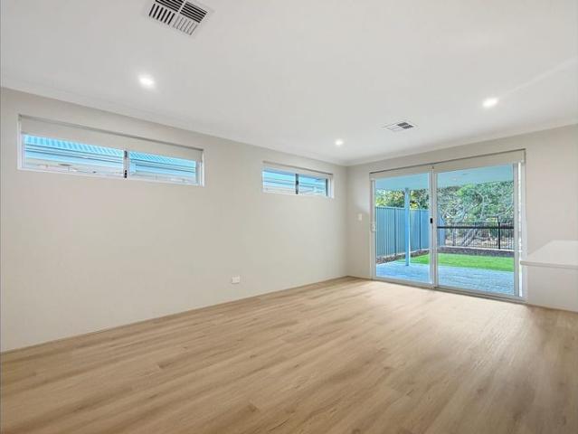 Modern & Comfortable Rental in Lakelands