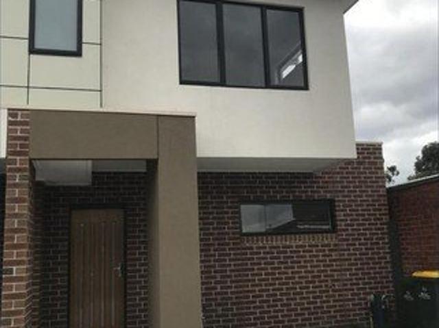 Modern & Comfortable Townhouse Living in the Heart of Lalor