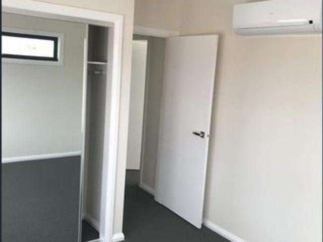 Modern & Comfortable Townhouse Living in the Heart of Lalor