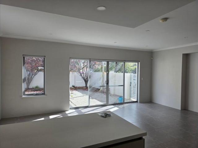 Modern Como Townhouse in Secure Complex