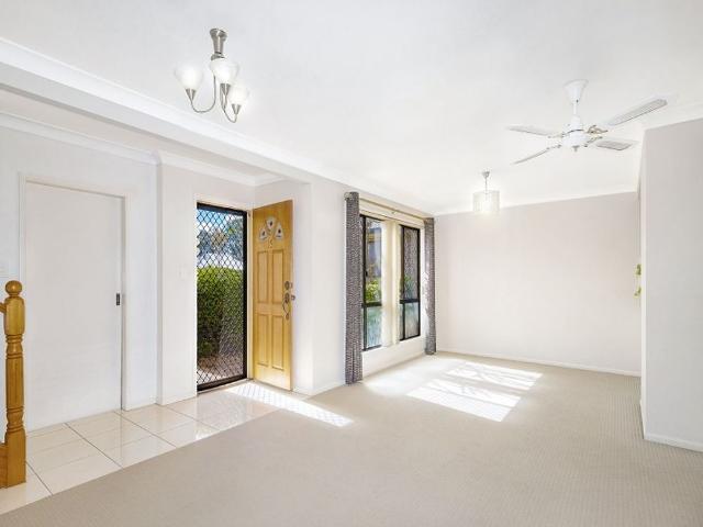 Modern&comma  Spacious Townhouse