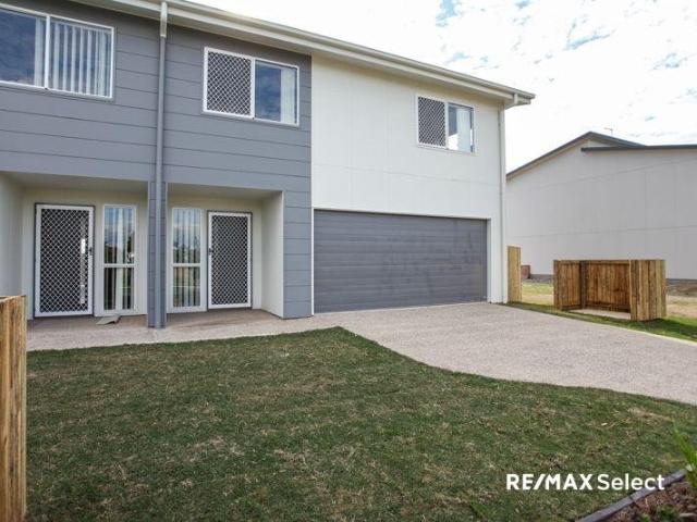 Modern & Contemporary Fully Air Conditioned Townhouse By the Beach