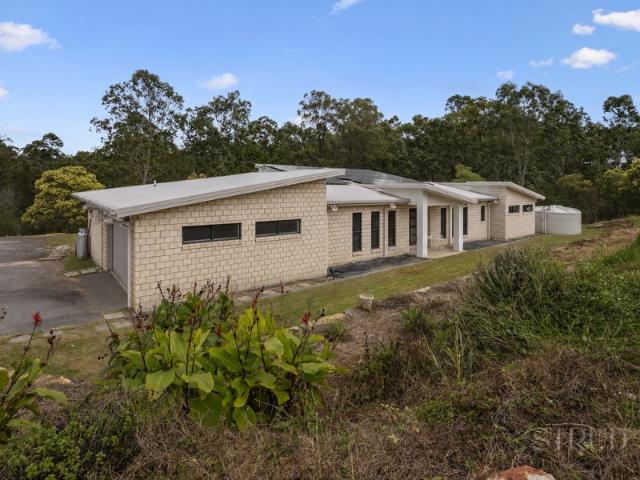 Modern Contemporary Living with a Bushland Backdrop