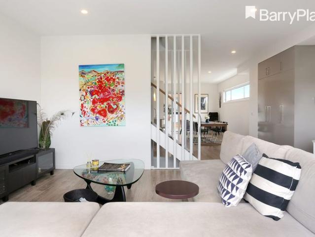 Modern & Contemporary – Low Maintenance Living