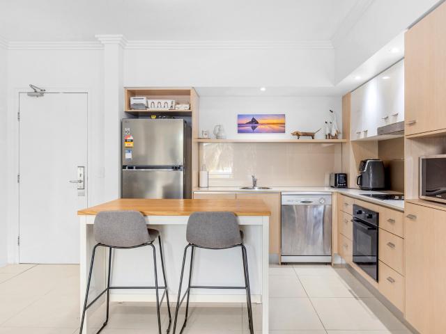 Modern Convenience in the Heart of Varsity Lakes
