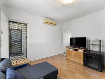 Modern & Convenient 2 Bedroom Unit in Prime Findon Location