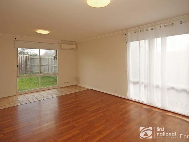 Modern & Convenient 3 Bedroom Home in Cranbourne West