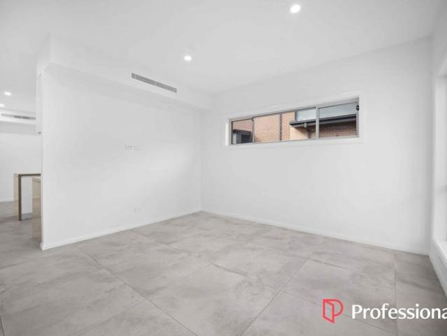 Modern & Convenient Townhouse