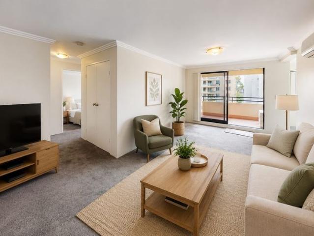 Modern Convenient Apartment Walk To Shops & Station
