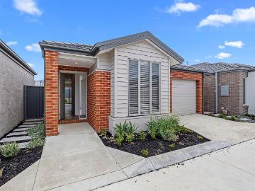 Modern & Convenient Living in Alfredton Near New 2 Bedroom Townhouse!