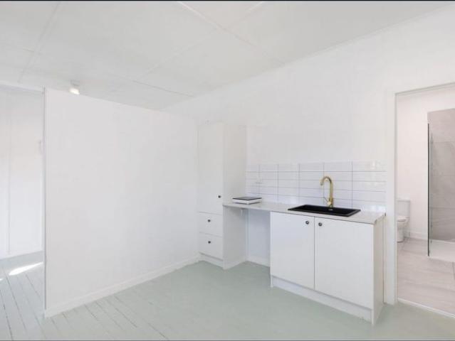 Modern & Convenient Living in Koongal