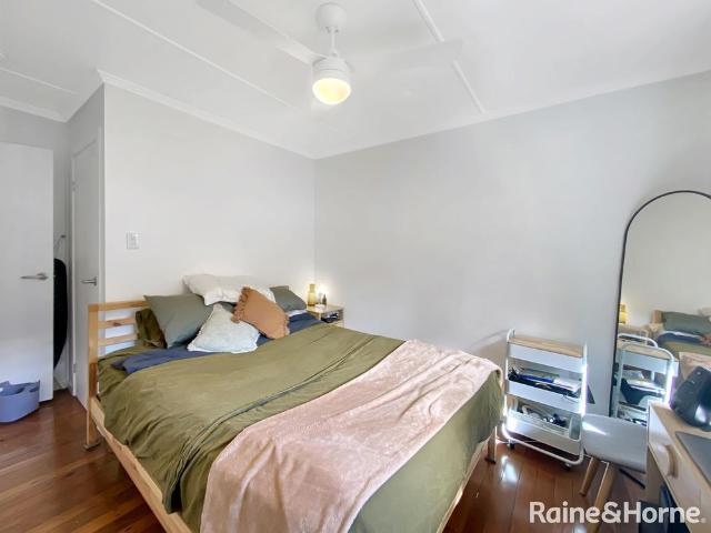Modern & Convenient Living in Indooroopilly