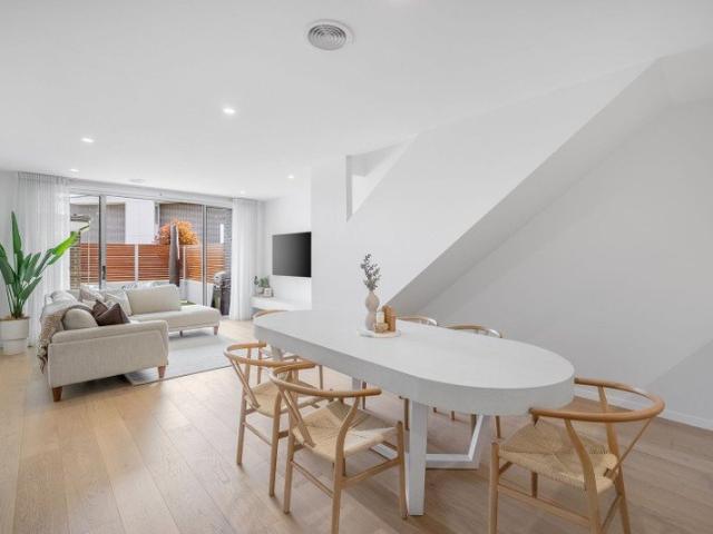 Modern & Convenient Living in Queanbeyan East