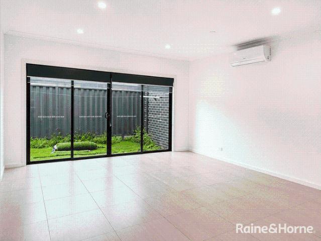 Modern & Convenient Living in Roxburgh Park