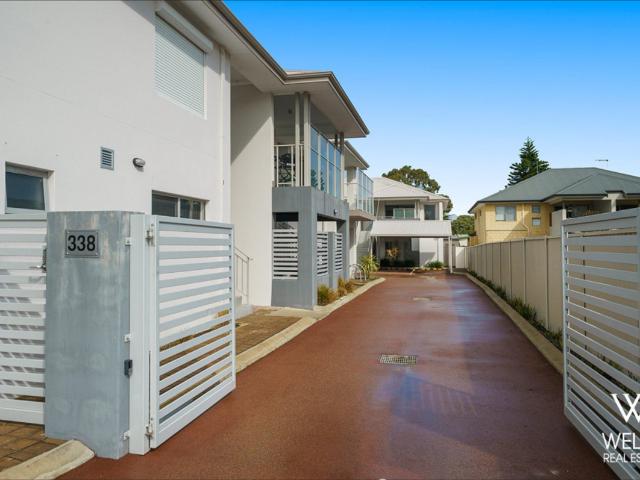 Modern & Convenient Living in the Heart of Cloverdale