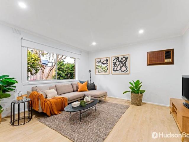 Modern & Convenient Living in the Heart of Ringwood