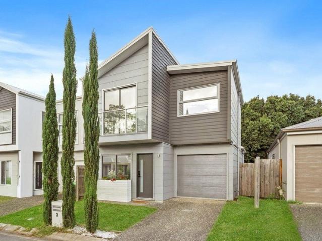 MODERN, CONVENIENT & LOW MAINTENANCE LIVING IN THE HEART OF DOOLANDELLA