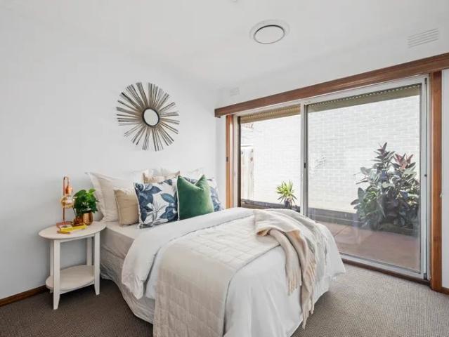 Modern & Convenient Rooming House Living Room 5 Available