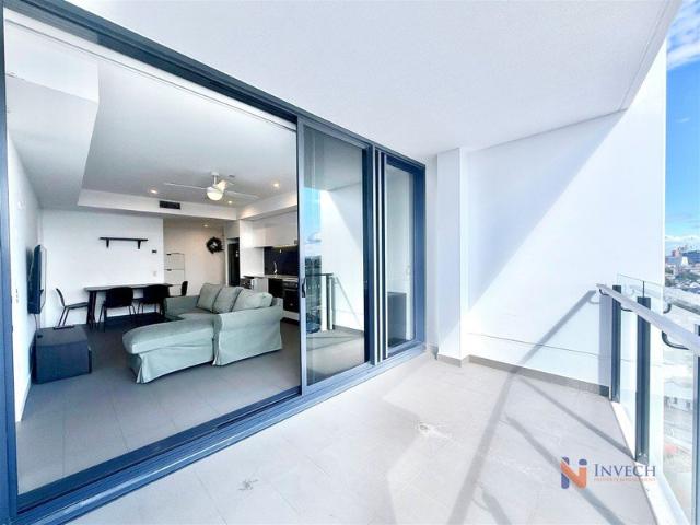 Modern Corner Apartment with Stunning Views For Sale
