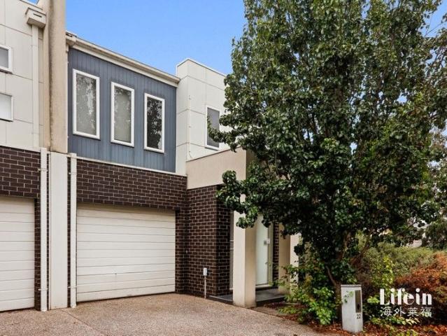 Modern Corner Block Townhouse in a Highly Sought After Keysborough Pocket