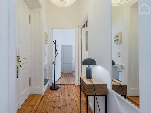 Modern, cosy and spacious typical Altbau home in prime Location, Berlin Amsterdam Apartments for Rent