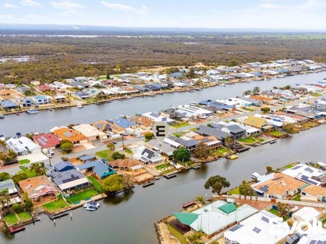 Modern Canal Home with Excellent Parking
