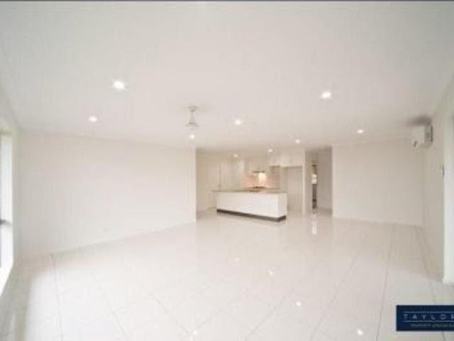 Modern Cannonvale 4 Bedroom Home with Yard