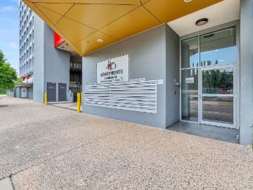 Modern CBD Apartment with Harbour Views & Strong Investment Appeal on 9th Floor