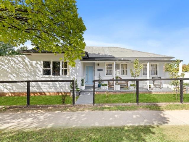 MODERN CBD COTTAGE
