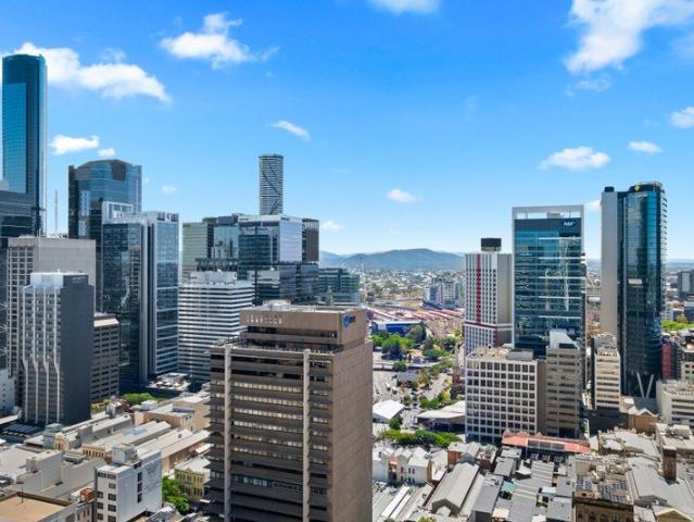 Modern CBD Living on the 41st Floor