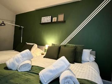 Modern Central 3BR Apartment Birmingham Has an Apartment