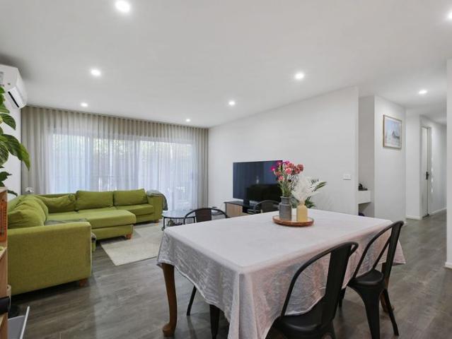 MODERN CHARM