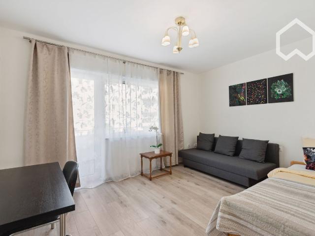 Modern chic 2 bedroom apartment, quiet location, parking for free on the street, Dusseldorf Amsterdam Apartments for Rent