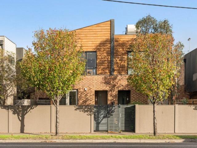 Modern Chic Townhouse