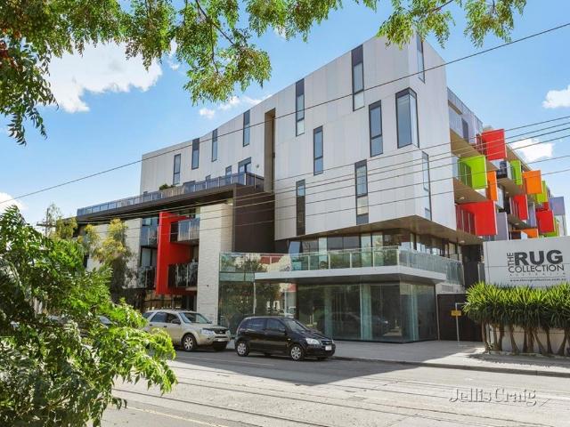 Modern Chic with an Private Balcony