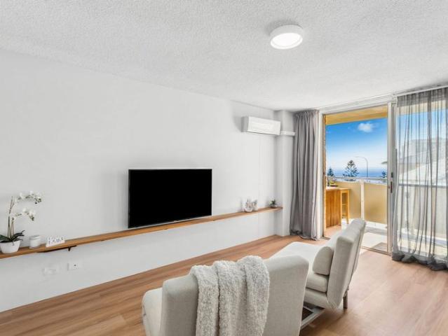 Modern Chic Apartment With Ocean Views