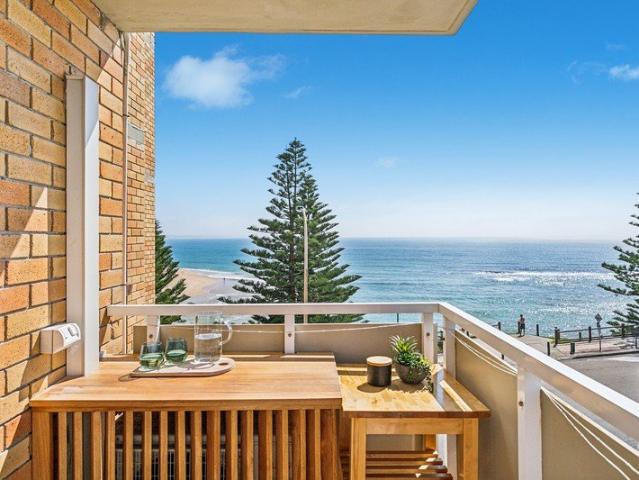 Modern Chic Apartment With Ocean Views