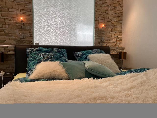 Cozy 1 bedroom Central location with Parking