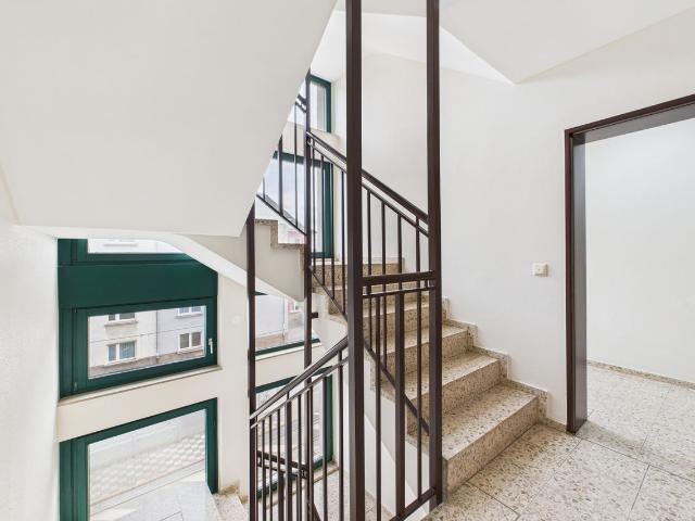 Modern City Apartment – fully furnished & ready for occupancy, Dusseldorf Amsterdam Apartments for Rent