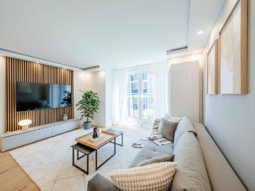 Modern City Apartment with Premium Furnishings & Parking Included, Stuttgart Amsterdam Apartments for Rent