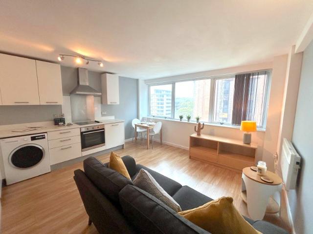 Modern City Centre Studio Apartment